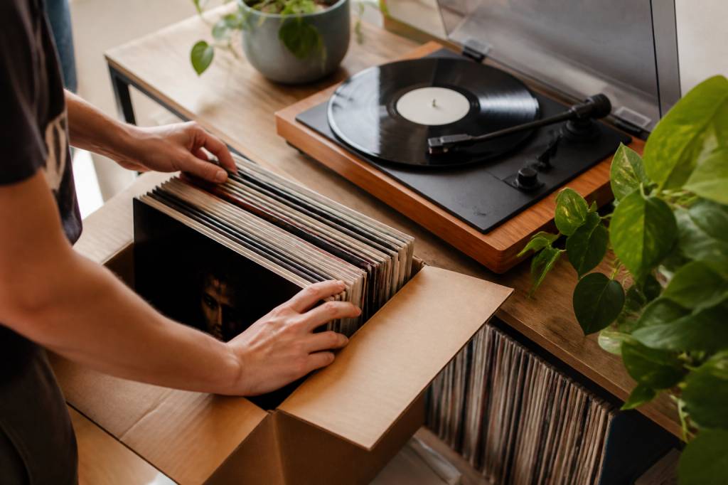 Abonnement vinyles : comment choisir le meilleur service pour découvrir de nouveaux disques chaque mois