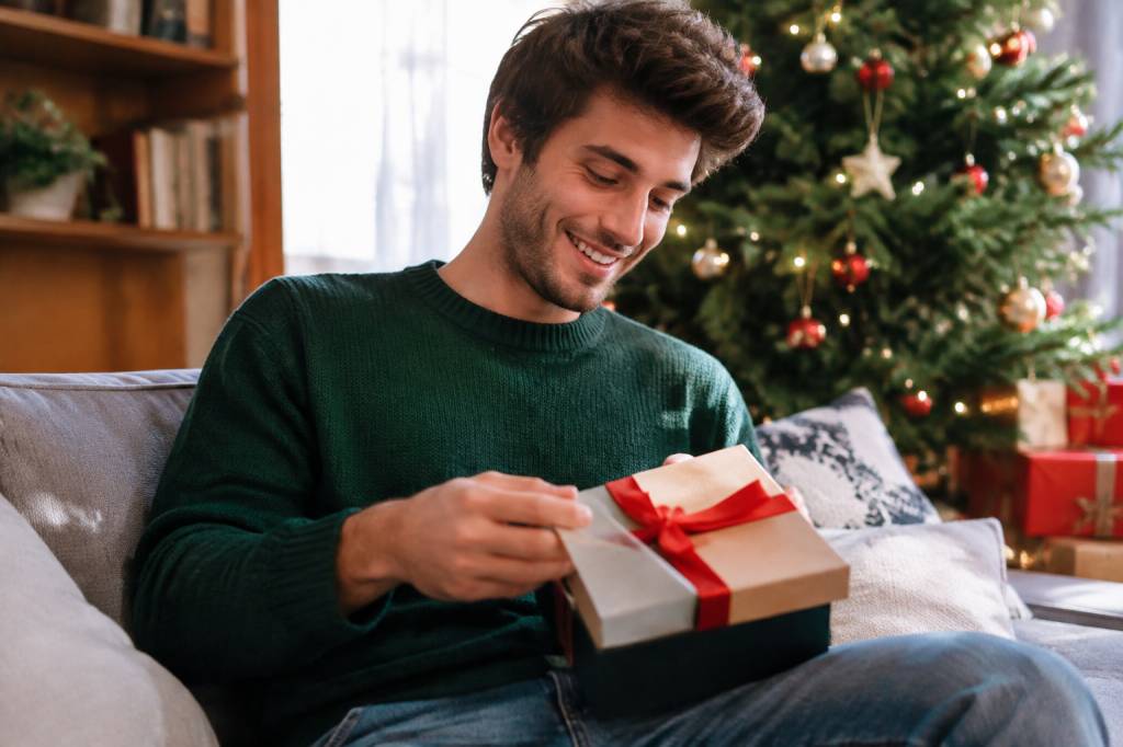 Cadeau noël jeune homme : les meilleures idées pour lui faire plaisir en 2026