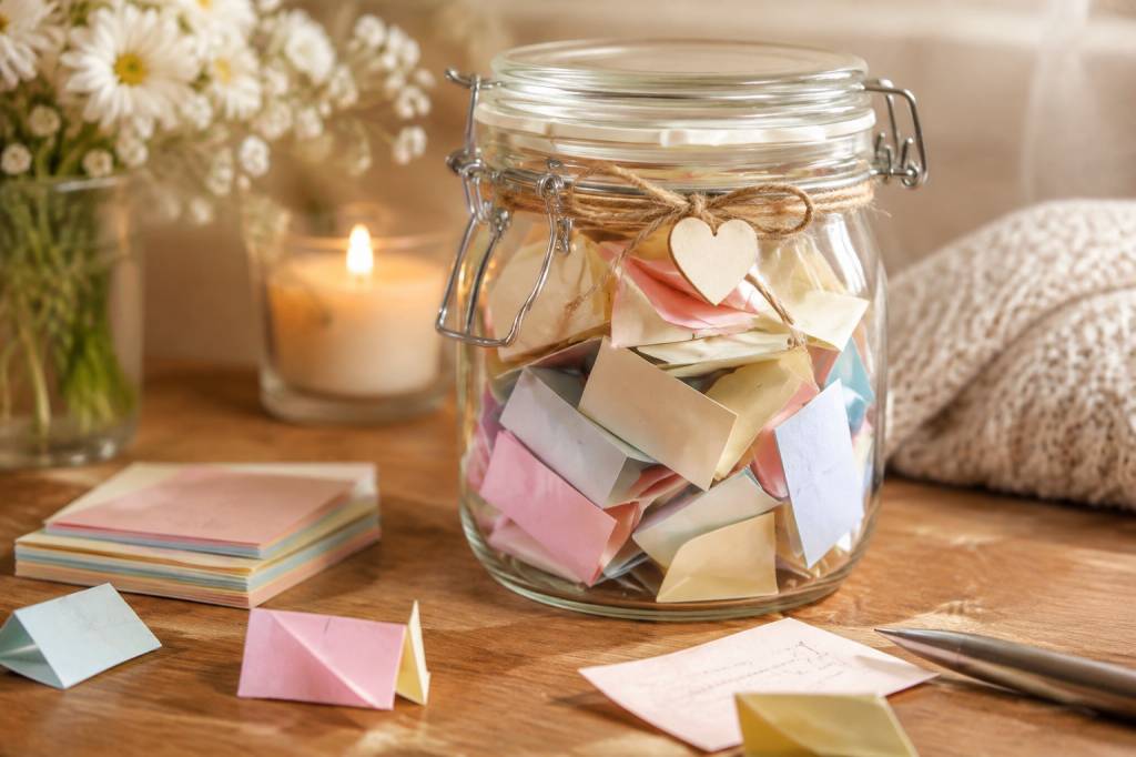 100 mots d’amour à glisser dans un bocal de mots positifs