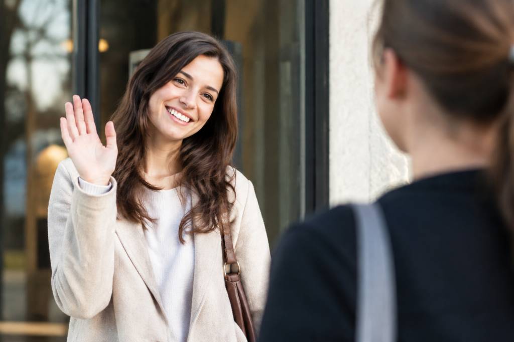 100 façons de dire bonjour pour varier les salutations au quotidien